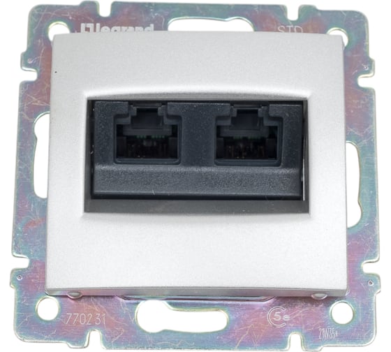 Розетка Legrand компьютерная двойная RJ45 категория 5e UTP Legrand Valena с захватами алюминий 770231