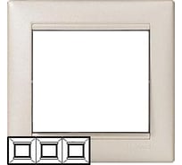 Трехместная горизонтальная рамка, жемчужный Legrand Valena 770483