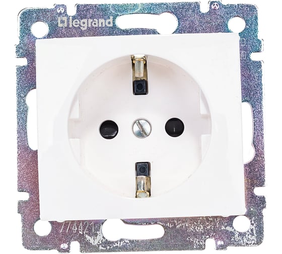 Розетка Legrand с заземлением Legrand Valena со шторками 16А 250В винтовые зажимы белый 774421
