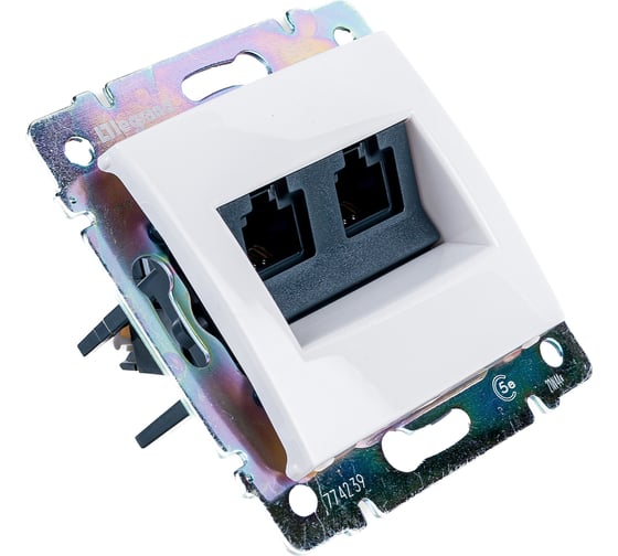 Розетка Legrand компьютерная двойная RJ45 категория 5e UTP Legrand Valena монтаж на винтах белый 774239