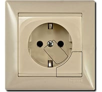 Одноместная литая розетка с заземлением и выталкивателем, крем Legrand Valena 774395