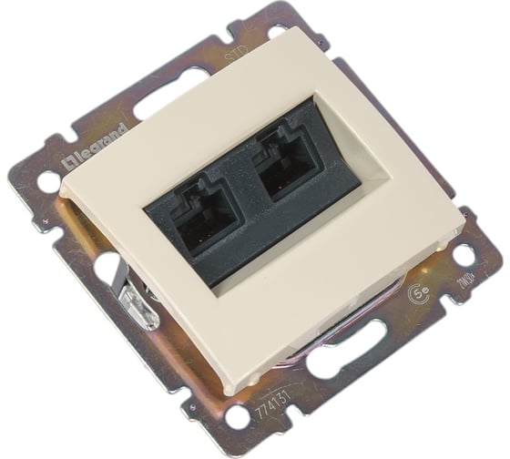 Розетка Legrand компьютерная двойная RJ45 категория 5e UTP Legrand Valena с захватами слоновая кость 695626