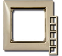 Пятиместная вертикальная рамка, крем/золото Legrand Valena 774159