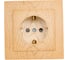 1-местная розетка Nilson СУ с заземляющим контактом, с защитной шторкой, TOURAN WOOD, клен 24281019 1