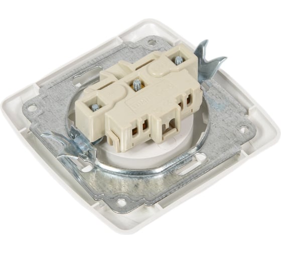 Розетка с защитными шторками, белая 2П 10А 250В TDM ELECTRIC Онега SQ1805-0010