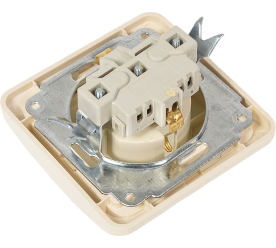 Розетка c защитными шторками, слоновая кость 2П+З 16А TDM ELECTRIC Валдай SQ1804-0124