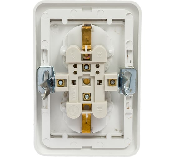 Двойная розетка c защитными шторками, белая 2П+З 16А TDM ELECTRIC Валдай SQ1804-0030