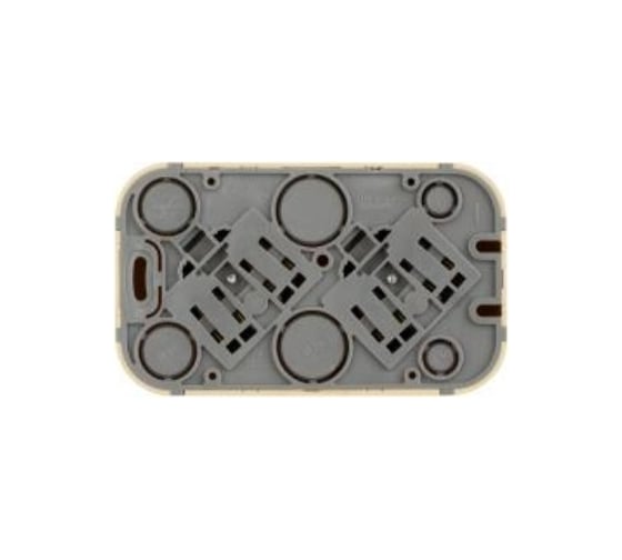 Розеточный блок Legrand двойной с заземлением Legrand Quteo с предварительным подключением со шторками IP20 16А 250В винтовые зажимы накладной монтаж дерево 782287