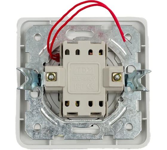 Проходной переключатель TDM ELECTRIC Валдай белый одноклавишный с подсветкой 10А SQ1804-0005