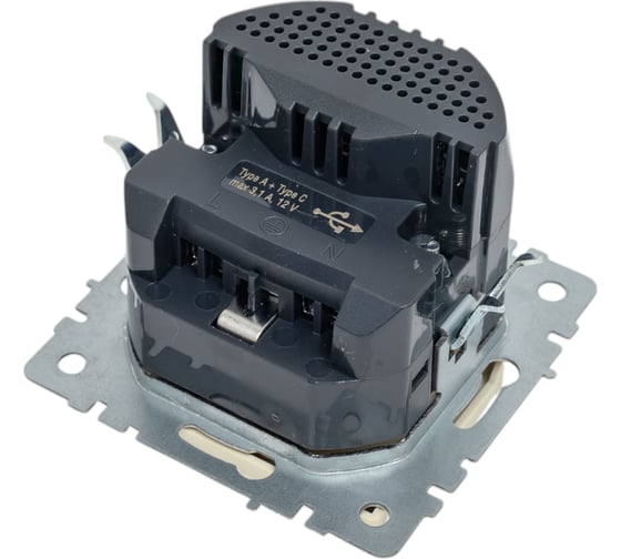 1-местная розетка IEK Brite с заземлением с защитными шторками 16а с usb a+c 18вт рюш11-1-бркр бежевый BR-R14-16-U22-018-K10