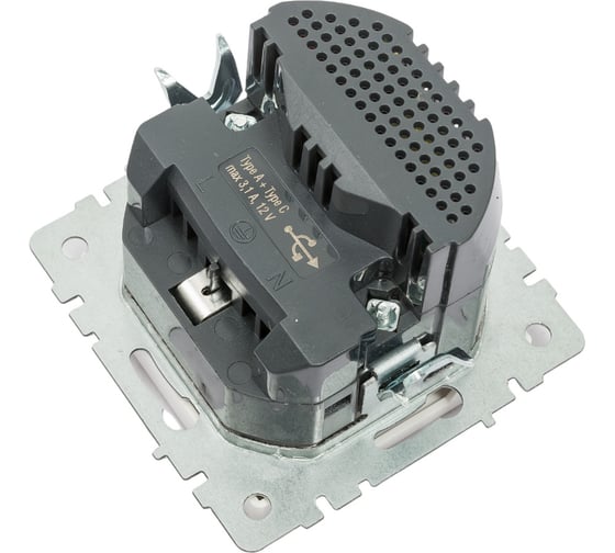 1-местная розетка IEK Brite с заземлением с защитными шторками 16а с usb a+c 18вт рюш11-1-брб белый BR-R14-16-U22-018-K01