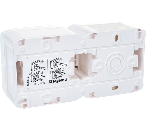 Розеточный блок Legrand двойной с заземлением Legrand Quteo IP44 со шторками с защитной крышкой 16А 250В винтовые зажимы накладной монтаж белый 782323