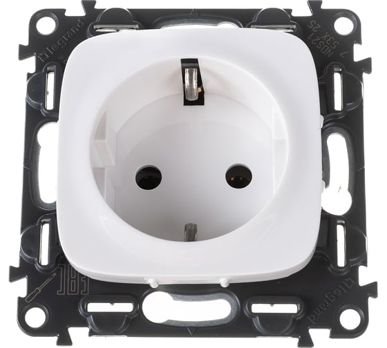 Силовая розетка Legrand Valena ALLURE 2К+З 16А 250В.Винтовые зажимы.Белая 753725