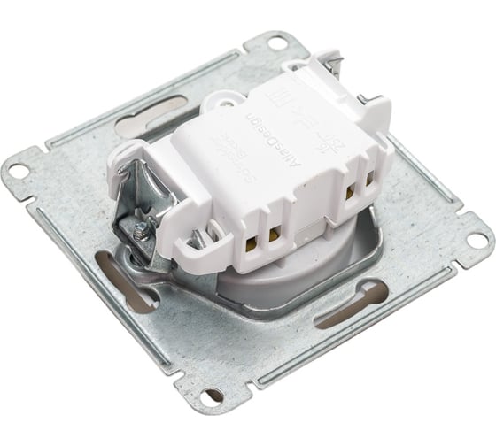 Механизм розетки Systeme Electric 1-м СП ATLAS DESIGN без заземления, защитные шторки, 16А, шампань 1240331