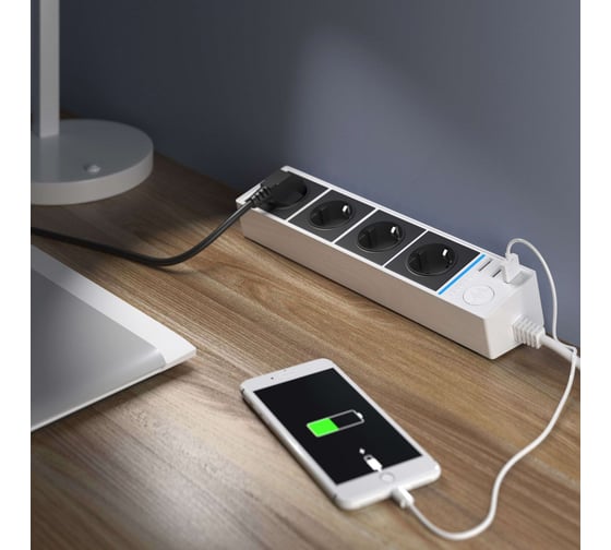 Розеточный блок WERKEL 4-х местный + 3 USB белый/черный a041432