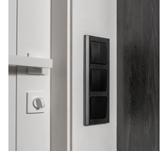 Рамка на 3 поста Werkel WL04-Frame-03-black черный a029216