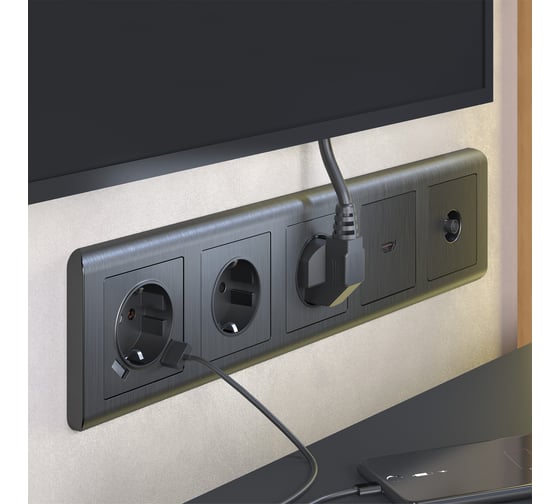 Розетка с заземлением и шторками Werkel WL04 SKGS 01 IP44 графит рифленый a046605