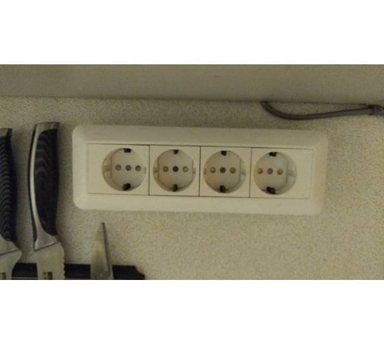 Четырехместная розетка Schneider Electric ОП Прима 16А 250В с ...
