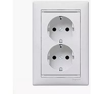 Розетка 2-ая Legrand DIY Valena белая с/з литая 694272