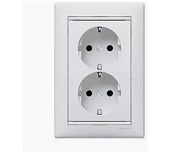 Розетка 2-ая Legrand DIY Valena белая с/з литая 694272