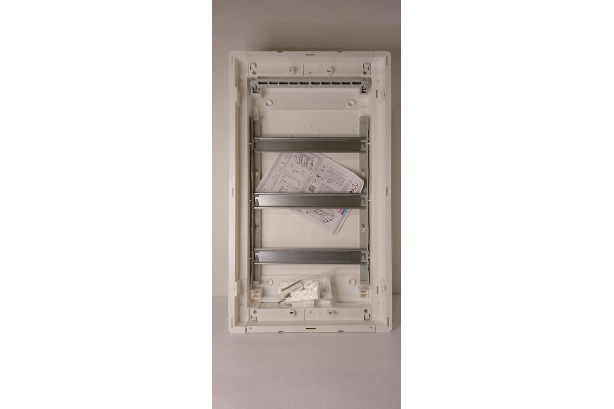 Встраиваемый распределительный щит TEHNOPLAST 36+6 автоматов IP40 ...