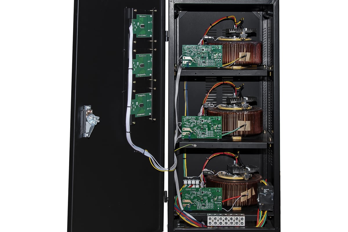 Трехфазный стабилизатор напряжения Ресанта АСН 15000/3 63/4/5 - выгодная  цена, отзывы, характеристики, 3 видео, фото - купить в Москве и РФ