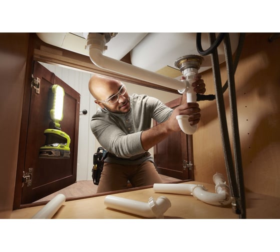 Аккумуляторный фонарь Ryobi ONE+ R18ALP-0 5133004424
