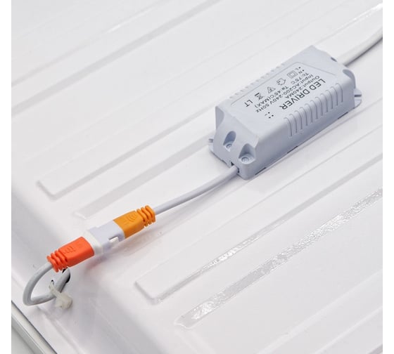 Светодиодная панель Glanzen RPD-0004-40 00-00005677