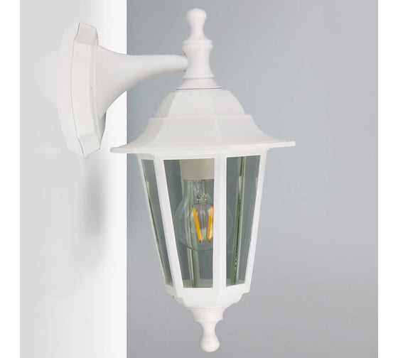Фасадный светильник General Lighting Systems Пушкинский большой (212*170*350), GWL-E27-M-IP65, патрон Е27, под лампу до 50Вт, направление лампы вниз, корпус пластик + стекло, белый 662501
