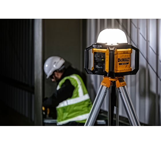Аккумуляторный фонарь DEWALT DCL074, 18 В, 5000 лм, без АКБ и ЗУ () DCL074-XJ