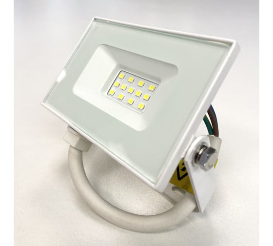 Светодиодный прожектор truEnergy IP65 10W 6500K 800Lm 111x98x22 мм белый алюминий 13110