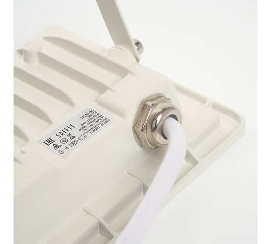 Светодиодный прожектор SAFFIT SFL90-30 2835SMD, 30W 6400K AC220V/50Hz IP65, белый в компактном корпусе 55072