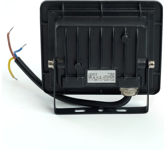 Светодиодный прожектор SAFFIT SFL90-20 2835SMD, 20W 4000K AC220V/50Hz IP65, черный в компактном корпусе 55075