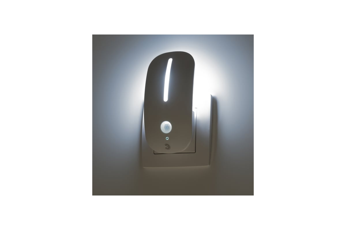 Ночник - светильник светодиодный ЭРА NN-624-SW-W в розетку с выключателем белый