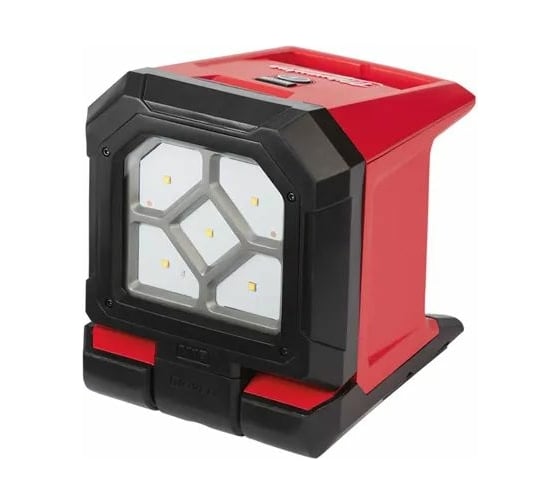 Аккумуляторный фонарь с шарнирным световым блоком Milwaukee M18 PAL-0 1