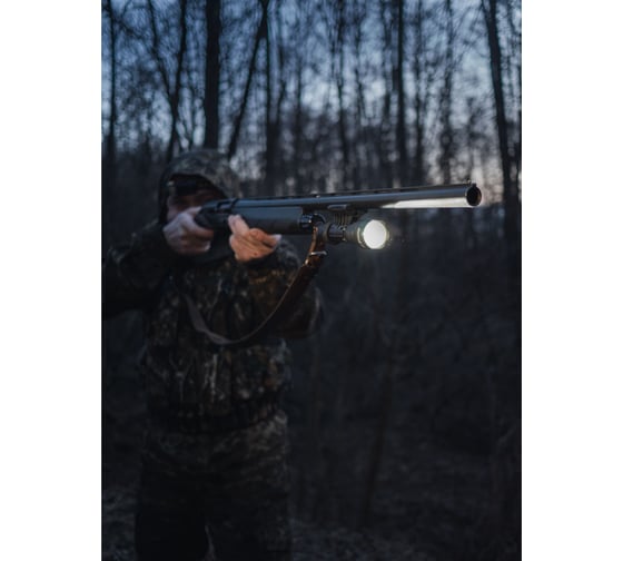 Фонарь Armytek Predator Pro Hunting Kit белый F01704C