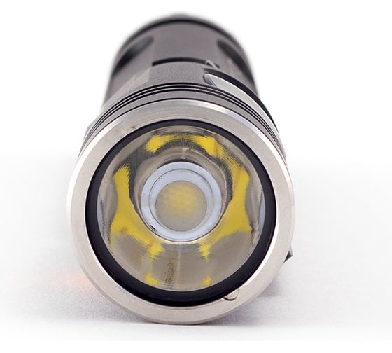 Фонарь ЯРКИЙ ЛУЧ YLP S15 Sherp CREE XM-L2 900лм + боковой XP-G3 200лм, IPX8, акк 2600mAh с встр. ЗУ 4606400105947