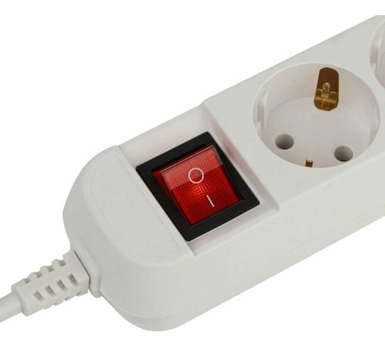 Удлинитель электрический Intro UES330W с заземлением, с выключателем, 3 розетки, 3 м, ПВС 3x0.75мм2, 10А Б0056944