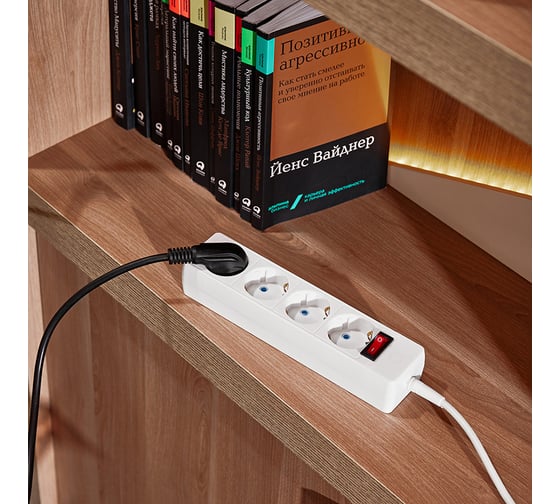Сетевой фильтр PROconnect STANDARD 4 розетки 1.5 м, с/з, белый 11-7227
