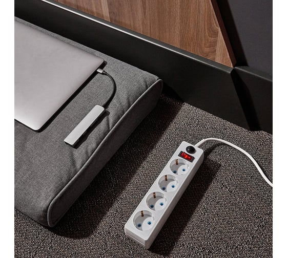 Сетевой фильтр PROconnect STANDARD 4 розетки 1.5 м, с/з автовыкл., белый 11-7226