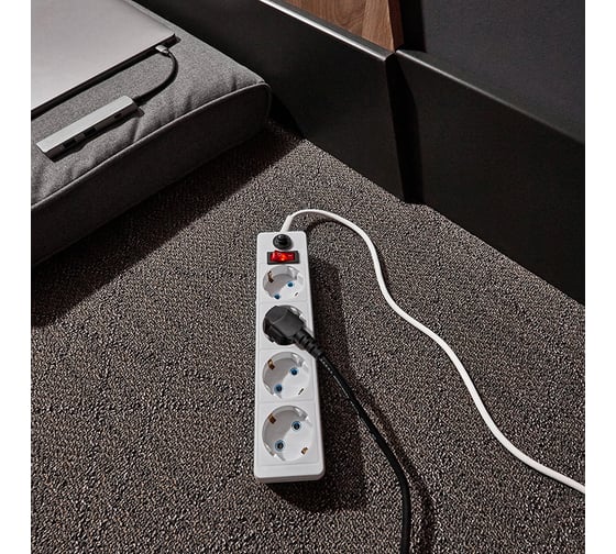 Сетевой фильтр PROconnect STANDARD 4 розетки 1.5 м, с/з автовыкл., белый 11-7226