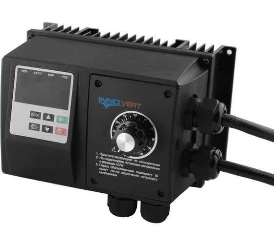 Преобразователь частоты INNOVERT IP54, выходной ток 7 А, встроенный потенциометр 1,5 кВт вход: 1фаза x 220В / выход: 3фазы х 220В IPD152P21B-VR