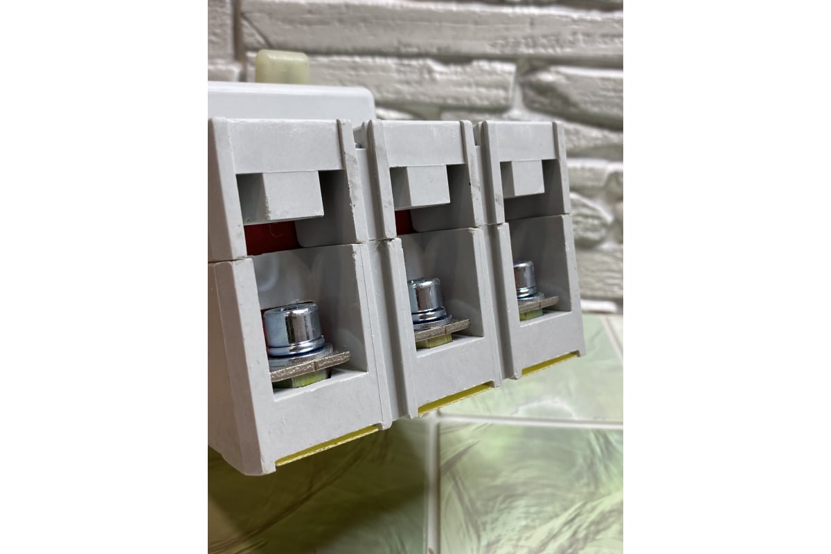 Автоматический выключатель КЭАЗ ВА51-35М2-340010-160А-2000-690AC-УХЛ3 ...