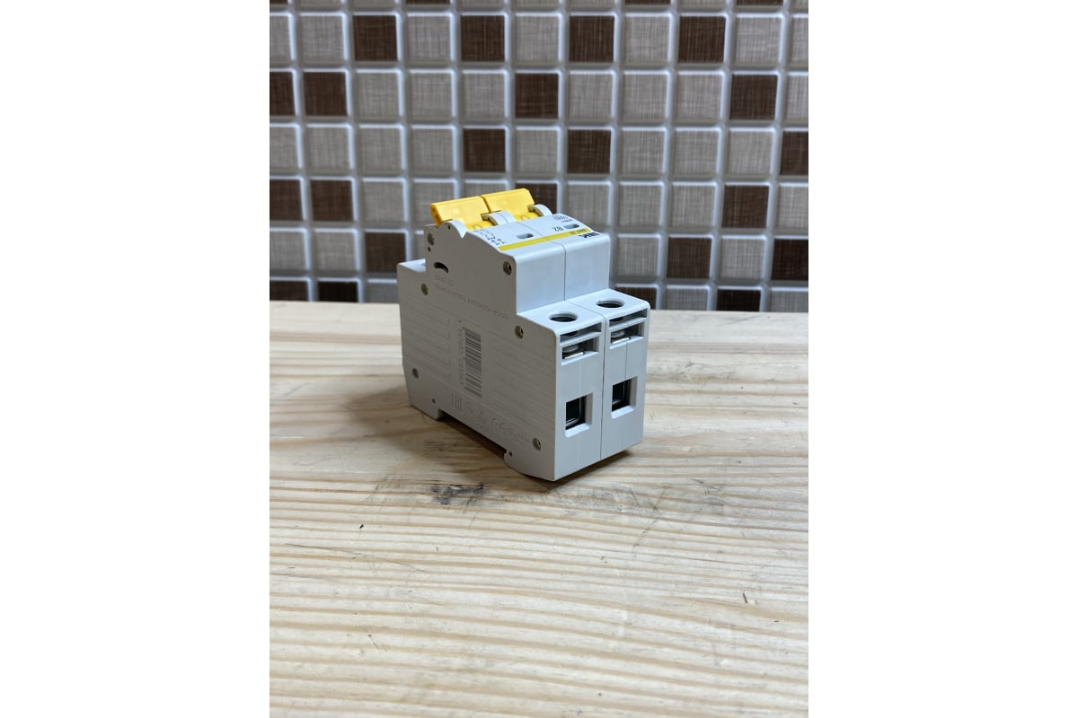 Автоматический выключатель IEK ВА47-29 2Р 2А 4,5кА х-ка В MVA20-2-002-B ...