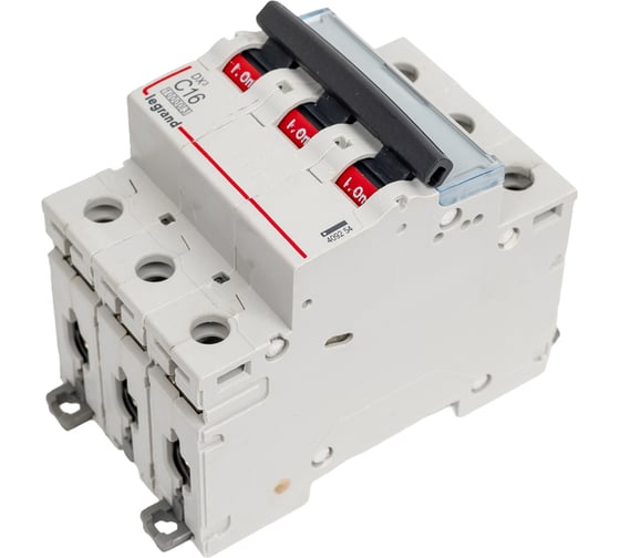 Автоматический выключатель Legrand DX3 10000 - 16 кА - тип С - 3П - 16 А - 3 модуля 409254