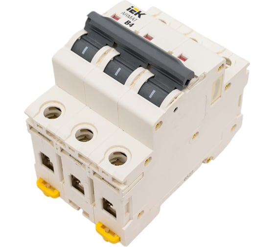 Автоматический выключатель IEK M06N 3P B 4А AR-M06N-3-B004