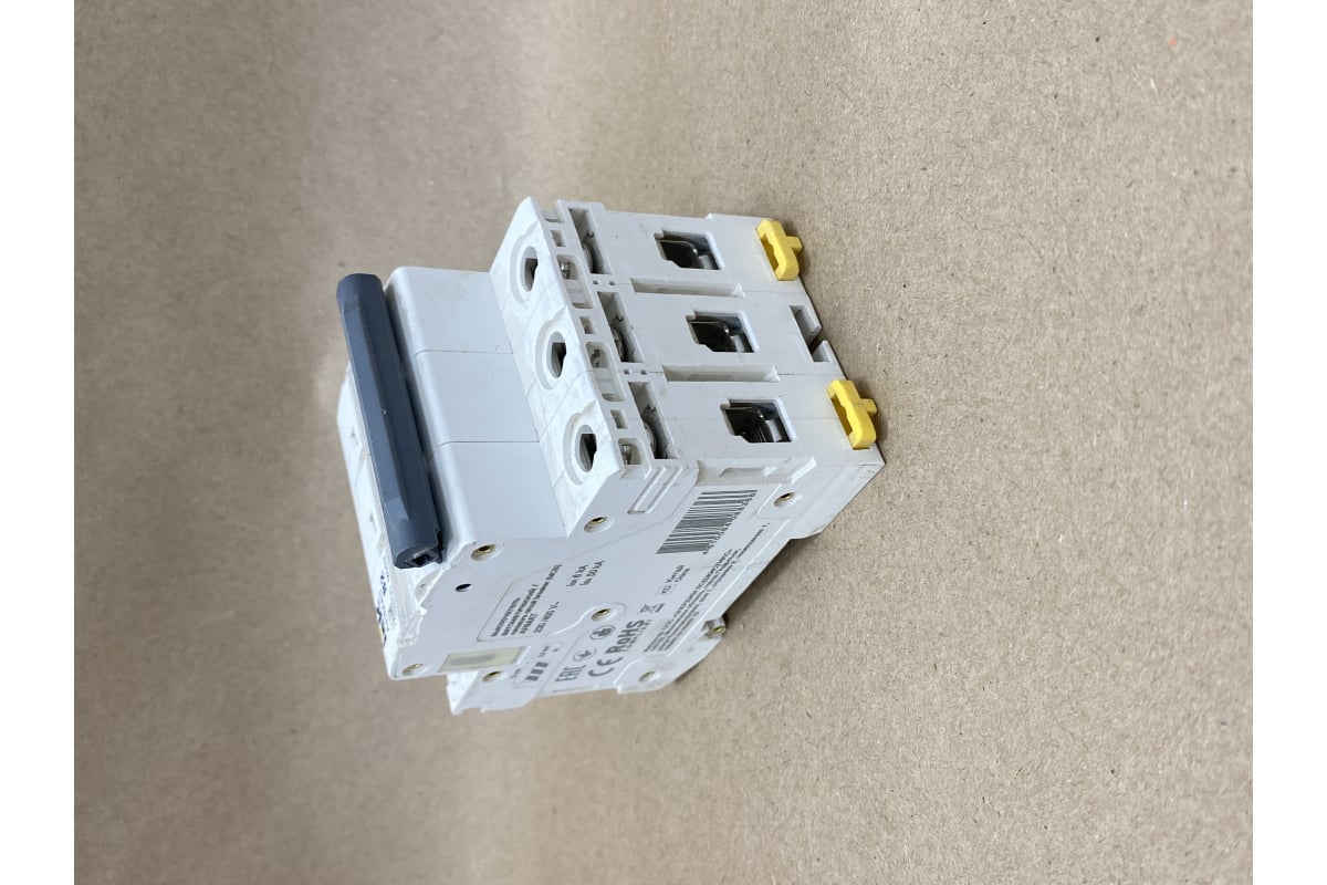 Автоматический выключатель IEK M06N 3P B 2А AR-M06N-3-B002 - выгодная ...
