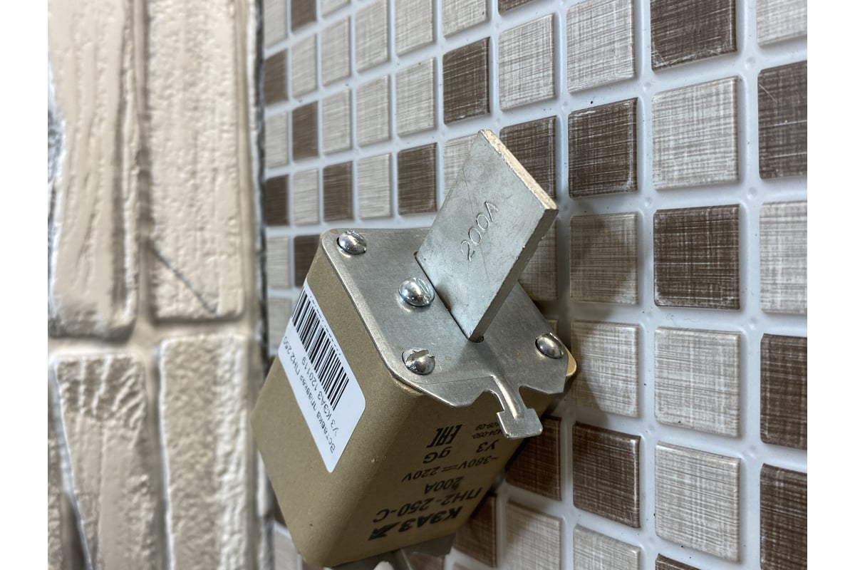 Плавкая вставка КЭАЗ ПН2 250 С 200А У3 120119 - выгодная цена, отзывы ...