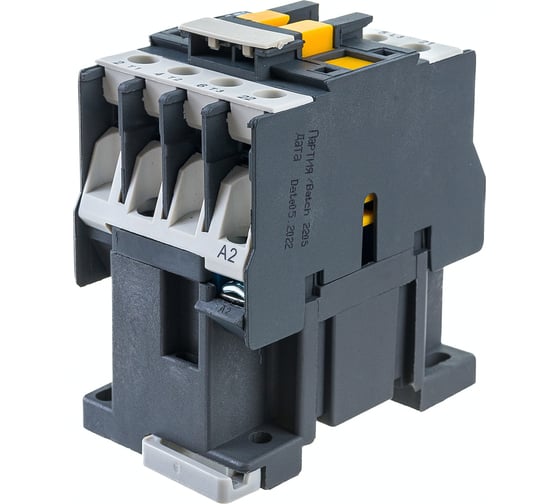 Контактор IEK КМИ-10911 9А 220В ИЭК KKM11-009-230-01