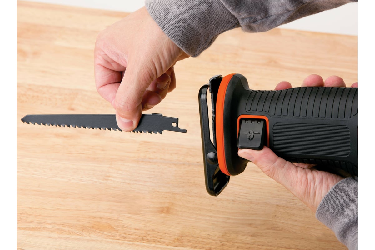 Аккумуляторная сабельная пила BlackDecker BDCR18N - цена, отзывы, характеристик